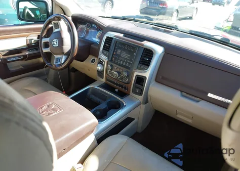 2016 Ram 1500 Laramie z USA, uszkodzony, nr VIN 1C6RR6NT5GS368196